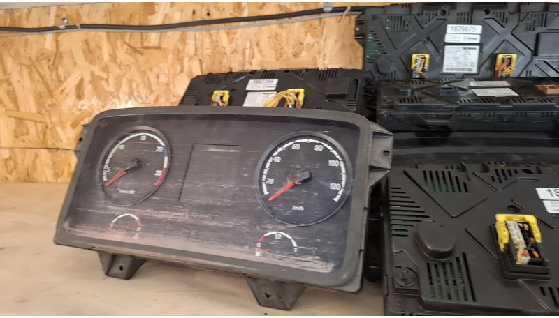 Scania МАН .Ивеко. Вольво. Рено. - Gösterge panosu: fotoğraf 3 Scania МАН .Ивеко. Вольво. Рено. - Gösterge panosu: fotoğraf 3