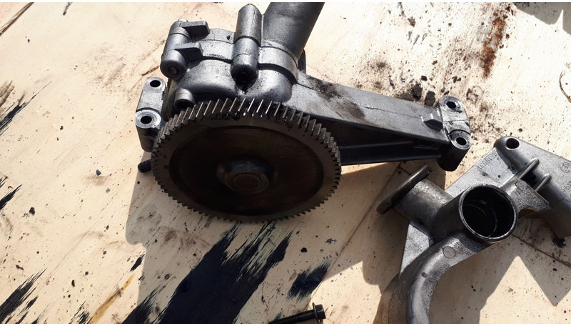 Volvo B10/ B12 = - Yağ pompası: fotoğraf 1 Volvo B10/ B12 = - Yağ pompası: fotoğraf 1