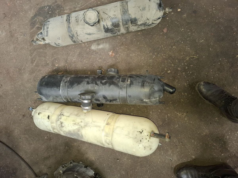 Volvo Scani - Genleşme tankı: fotoğraf 3 Volvo Scani - Genleşme tankı: fotoğraf 3