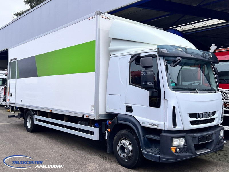 Iveco Eurocargo 150E28 175.650 km, AC, 3 Stoelen, 2000 kg lift, 6 Cilinder - Kapalı kasa kamyon: fotoğraf 1 Iveco Eurocargo 150E28 175.650 km, AC, 3 Stoelen, 2000 kg lift, 6 Cilinder - Kapalı kasa kamyon: fotoğraf 1