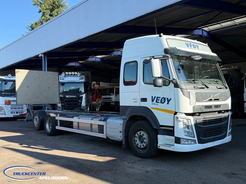 Volvo FM 410 379000 km, 6x2, Globetrotter - Şasi kamyon: fotoğraf 1 Volvo FM 410 379000 km, 6x2, Globetrotter - Şasi kamyon: fotoğraf 1