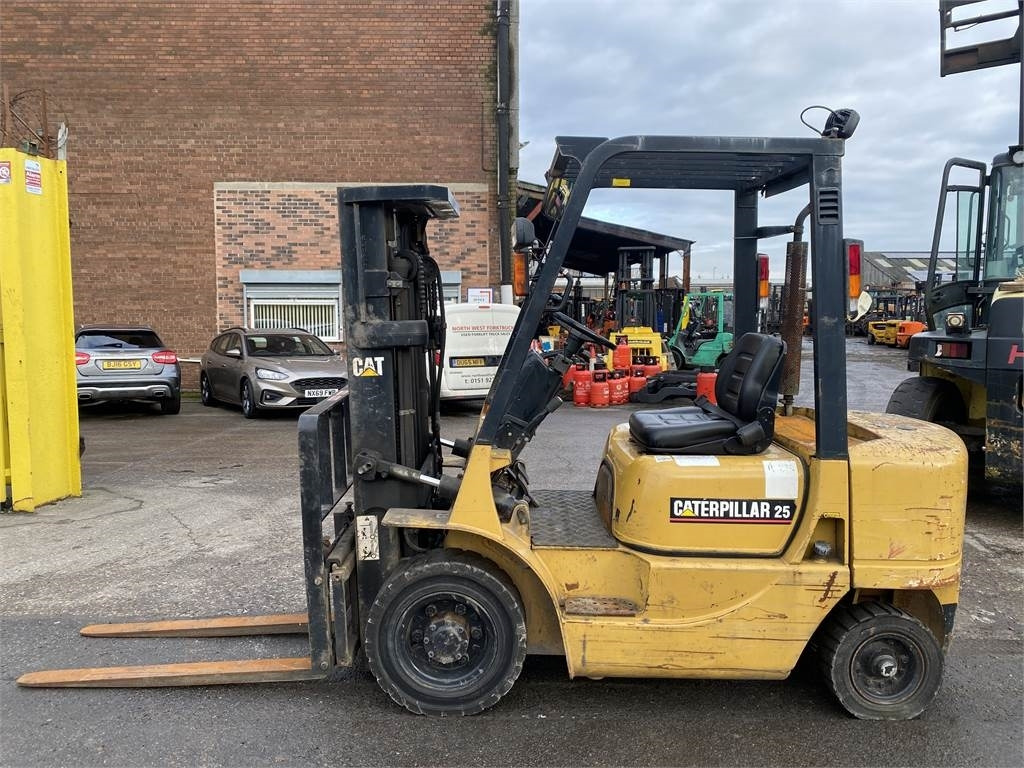 CAT DP25K - Dizel forklift: fotoğraf 4 CAT DP25K - Dizel forklift: fotoğraf 4