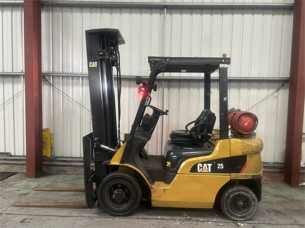 CAT GP25NT - LPG forklift: fotoğraf 1 CAT GP25NT - LPG forklift: fotoğraf 1