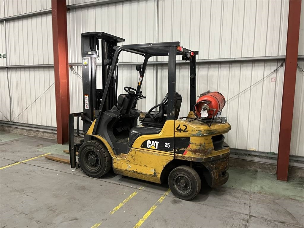 CAT GP25NT - LPG forklift: fotoğraf 3 CAT GP25NT - LPG forklift: fotoğraf 3