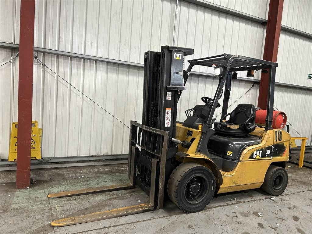 CAT GP30NT - LPG forklift: fotoğraf 2 CAT GP30NT - LPG forklift: fotoğraf 2