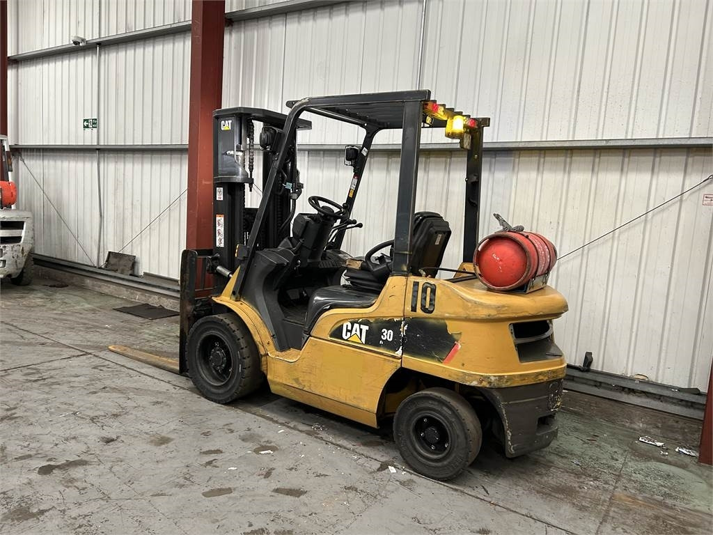 CAT GP30NT - LPG forklift: fotoğraf 3 CAT GP30NT - LPG forklift: fotoğraf 3