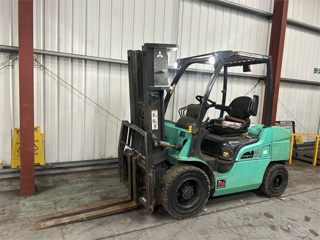 Mitsubishi FD30NT - Dizel forklift: fotoğraf 2 Mitsubishi FD30NT - Dizel forklift: fotoğraf 2