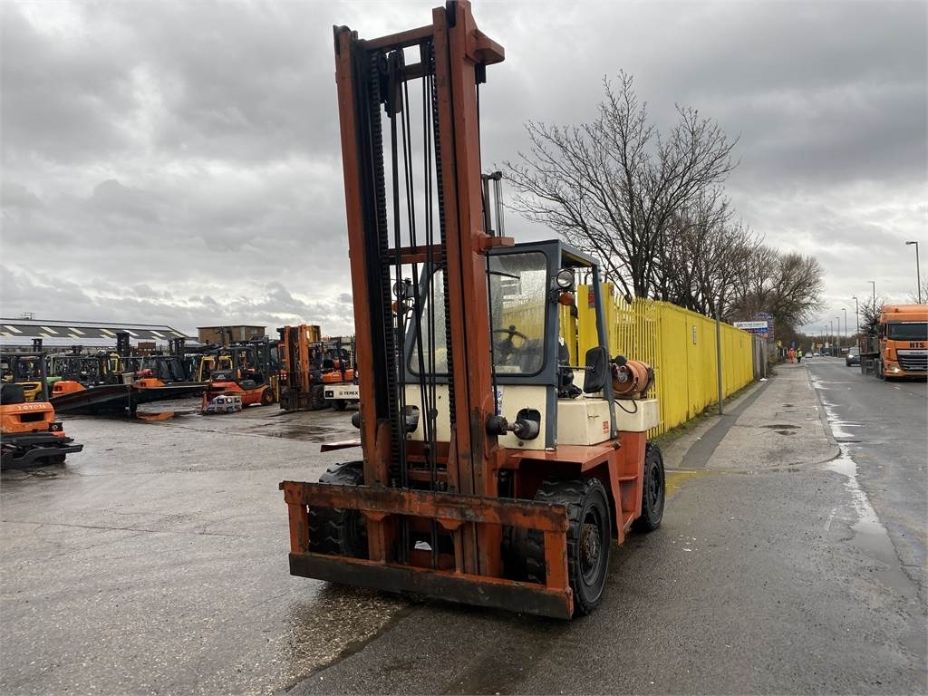 Nissan BF05H50U - Dizel forklift: fotoğraf 3 Nissan BF05H50U - Dizel forklift: fotoğraf 3