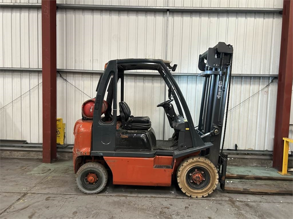 Nissan UD02A20PQ - LPG forklift: fotoğraf 5 Nissan UD02A20PQ - LPG forklift: fotoğraf 5