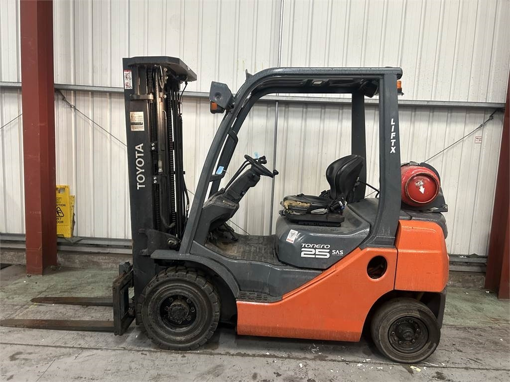 Toyota 02-8FGF20 - LPG forklift: fotoğraf 1 Toyota 02-8FGF20 - LPG forklift: fotoğraf 1