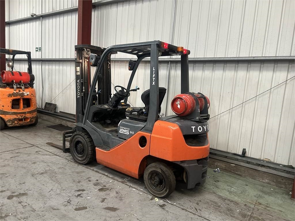 Toyota 02-8FGF20 - LPG forklift: fotoğraf 3 Toyota 02-8FGF20 - LPG forklift: fotoğraf 3