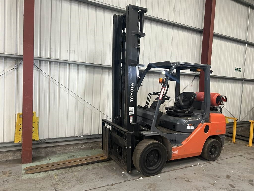 Toyota 02-8FGJF35 - LPG forklift: fotoğraf 2 Toyota 02-8FGJF35 - LPG forklift: fotoğraf 2