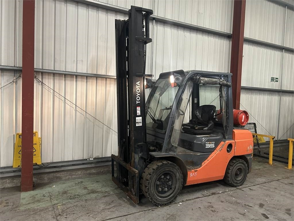 Toyota 02-8FGJF35 - LPG forklift: fotoğraf 2 Toyota 02-8FGJF35 - LPG forklift: fotoğraf 2