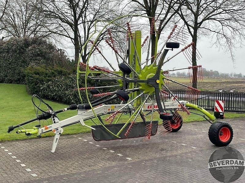 Claas Liner 2900 - Ot toplama tırmığı: fotoğraf 1 Claas Liner 2900 - Ot toplama tırmığı: fotoğraf 1