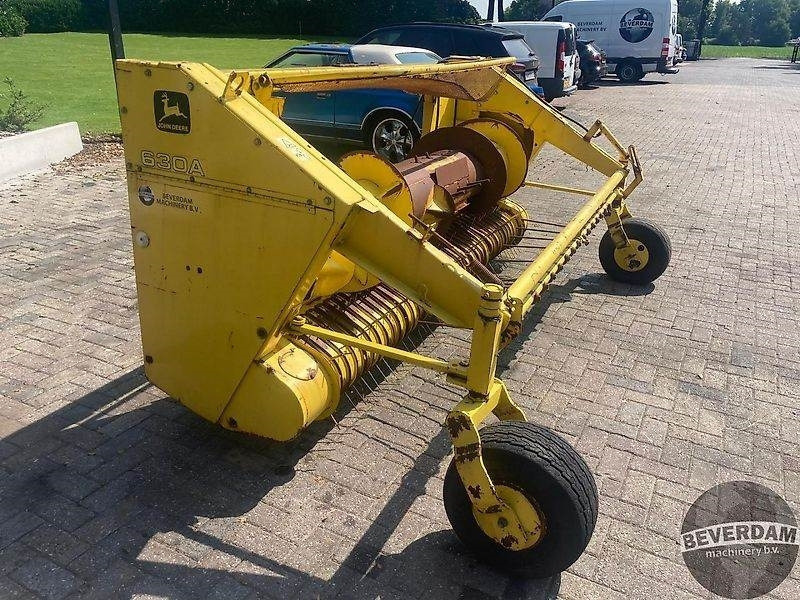 John Deere 630 A - Hasat makinesi aksesuarları: fotoğraf 2 John Deere 630 A - Hasat makinesi aksesuarları: fotoğraf 2
