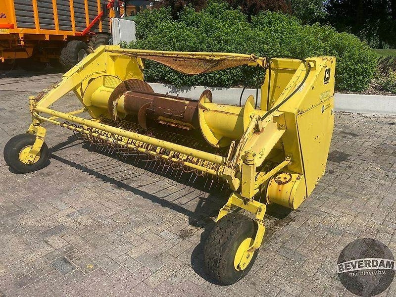 John Deere 630 A - Hasat makinesi aksesuarları: fotoğraf 1 John Deere 630 A - Hasat makinesi aksesuarları: fotoğraf 1