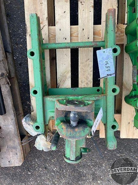 John Deere Trekhaakframe met boventrekhaak - Traktör: fotoğraf 1 John Deere Trekhaakframe met boventrekhaak - Traktör: fotoğraf 1