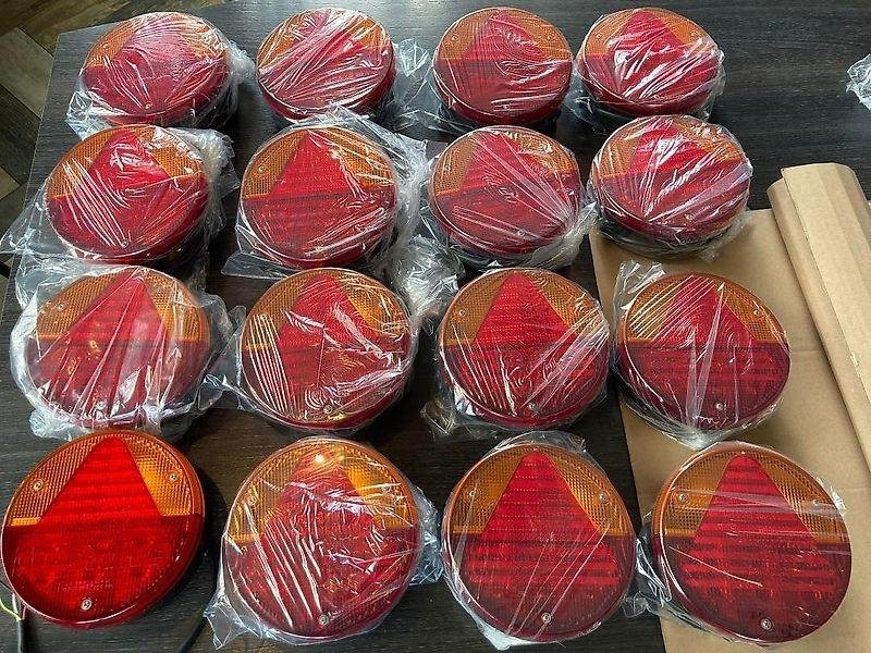 Krone achterlichten - Arka far - Tarım araçları: fotoğraf 1 Krone achterlichten - Arka far - Tarım araçları: fotoğraf 1