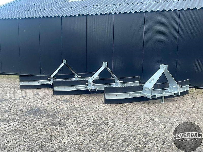 Rubberschuif trekker en lepelbevestiging - Dozer bıçağı: fotoğraf 1 Rubberschuif trekker en lepelbevestiging - Dozer bıçağı: fotoğraf 1