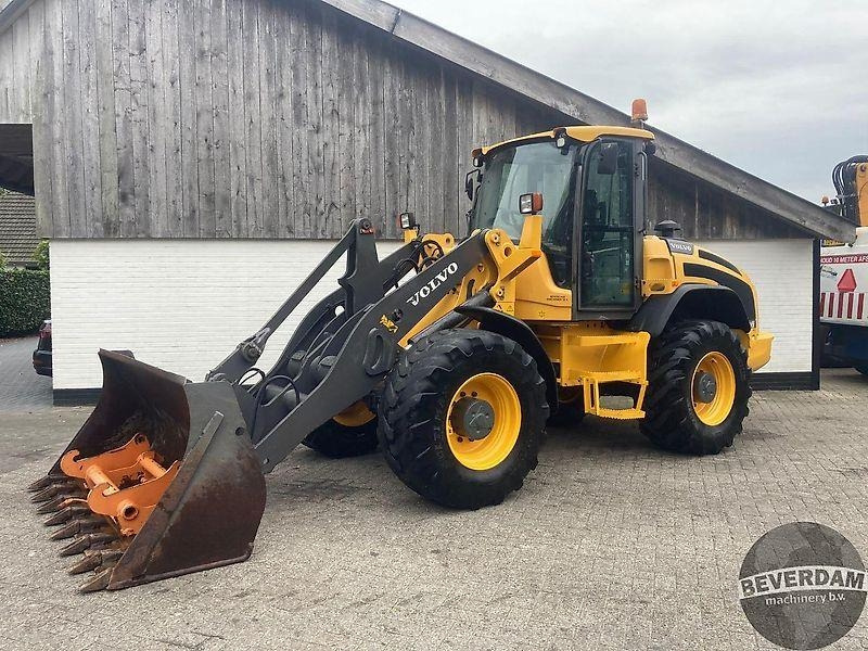 Volvo L45F - Tekerlekli yükleyici: fotoğraf 1 Volvo L45F - Tekerlekli yükleyici: fotoğraf 1