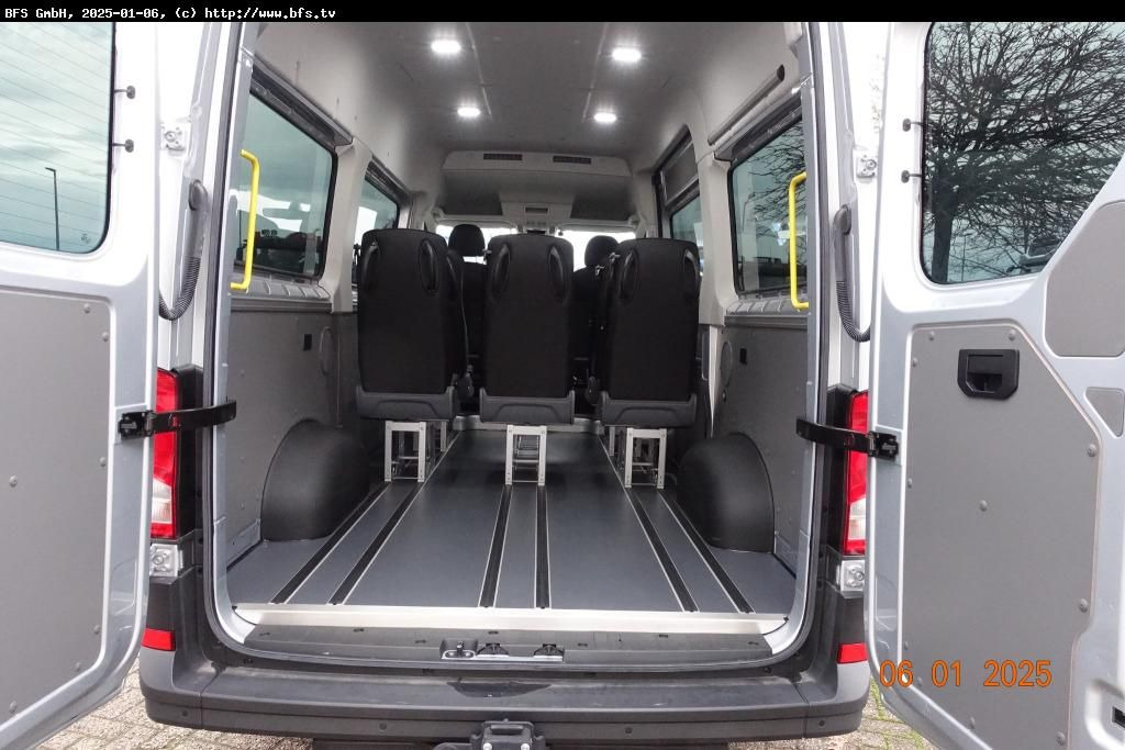 MAN TGE 3.180 4x2 F SB 8 Sitzer, Automatik, Anhängek - Minibüs, Minivan: fotoğraf 3 MAN TGE 3.180 4x2 F SB 8 Sitzer, Automatik, Anhängek - Minibüs, Minivan: fotoğraf 3