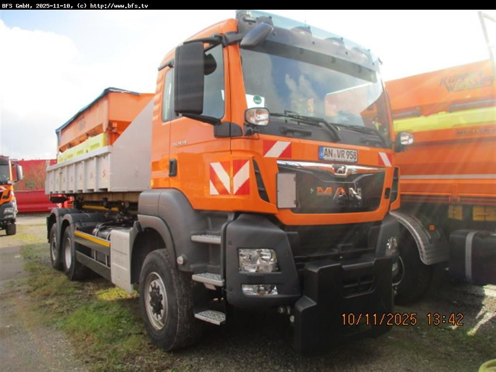 MAN TGS 28.510 6x4-4BL Winterdienst, Meiller - Kancalı yükleyici kamyon: fotoğraf 1 MAN TGS 28.510 6x4-4BL Winterdienst, Meiller - Kancalı yükleyici kamyon: fotoğraf 1
