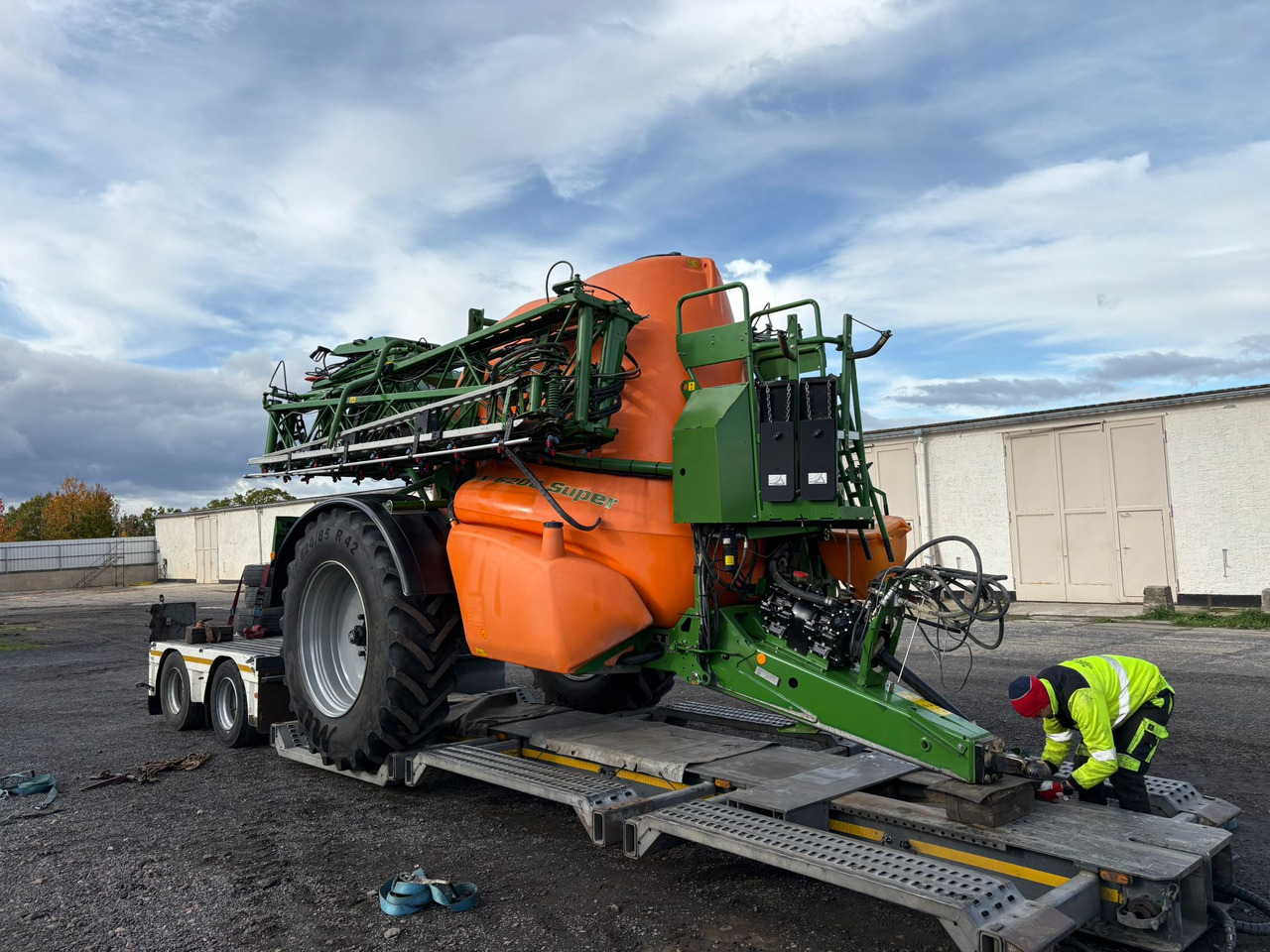 AMAZONE UX 6200 36m GPS - Çekilir pülverizatör: fotoğraf 2 AMAZONE UX 6200 36m GPS - Çekilir pülverizatör: fotoğraf 2