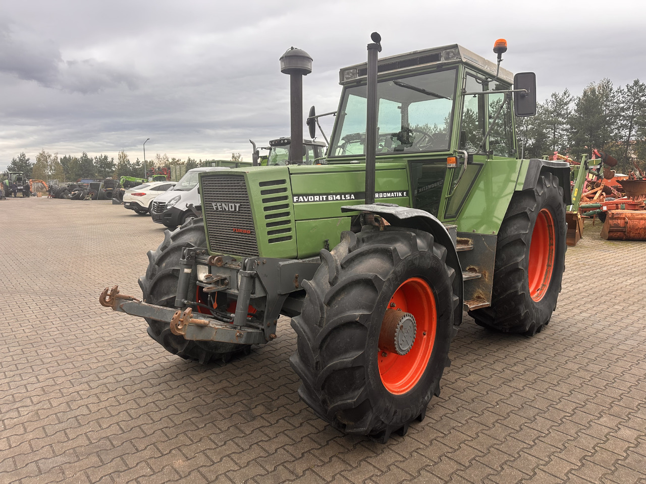 FENDT Favorit 614 LSA TURBOMATIK E - Traktör: fotoğraf 2 FENDT Favorit 614 LSA TURBOMATIK E - Traktör: fotoğraf 2