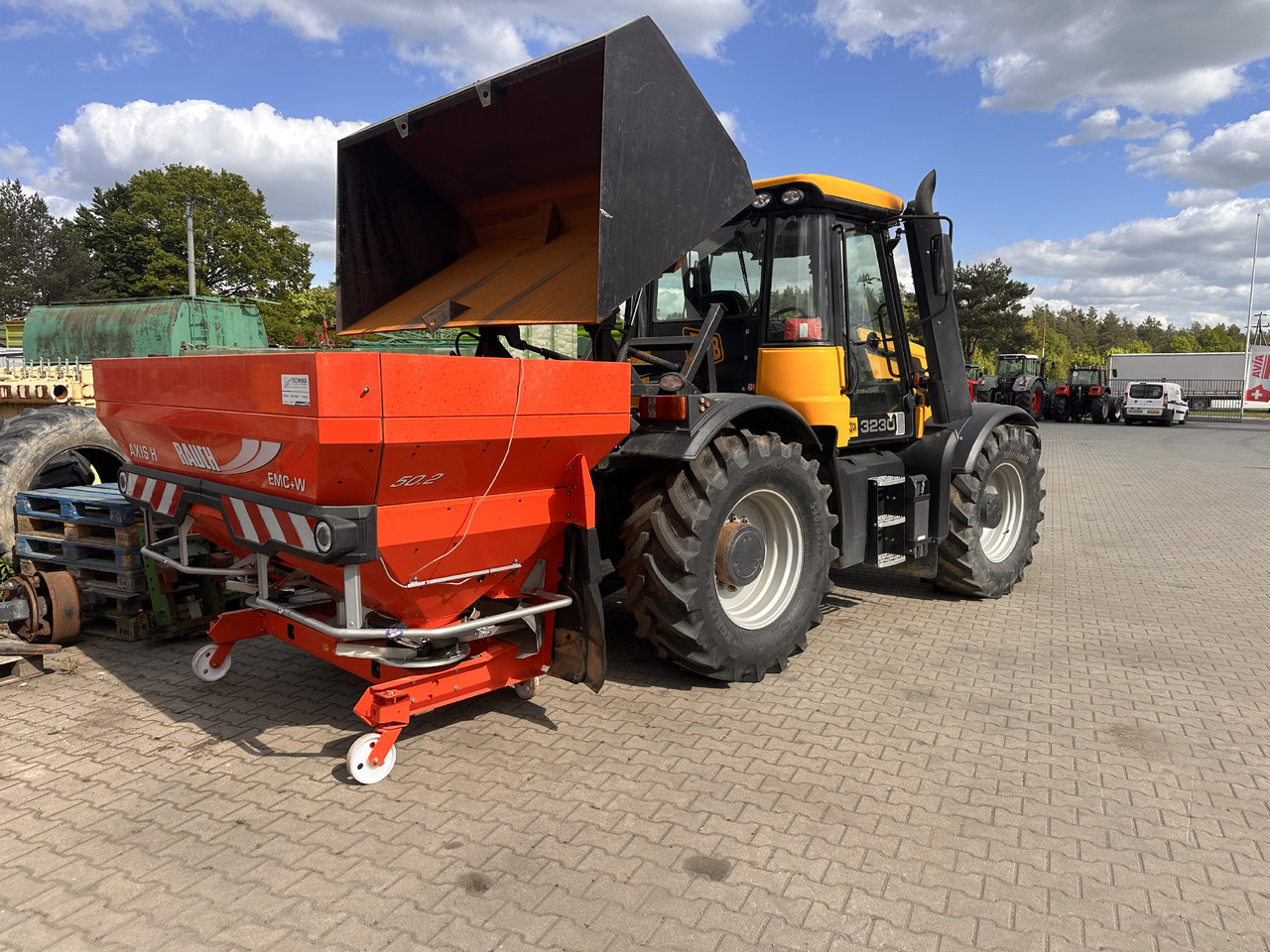 JCB FASTRAC 3230 - Traktör: fotoğraf 2 JCB FASTRAC 3230 - Traktör: fotoğraf 2