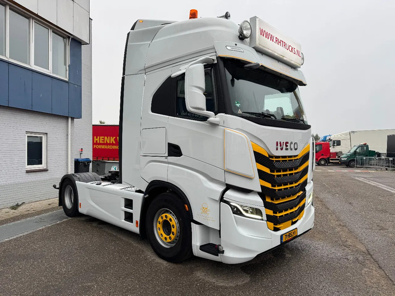 Iveco S-WAY 460 4X2 EURO 6 SKIRTS DOUBLE TANK - Çekici: fotoğraf 3 Iveco S-WAY 460 4X2 EURO 6 SKIRTS DOUBLE TANK - Çekici: fotoğraf 3