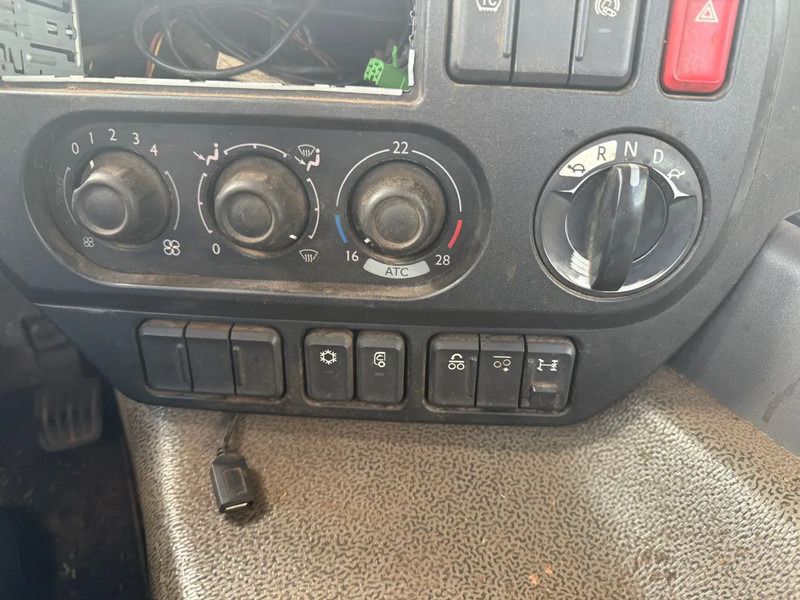 Şasi kamyon DAF CF 400 6X2 EURO 6 - ONLY 689.209 KM + STEERING AXLE: fotoğraf 10