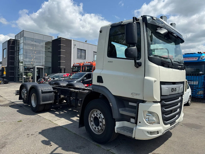 DAF CF 450 6X2 - EURO 6 + LIFT/STEERING AXLE - Şasi kamyon: fotoğraf 3 DAF CF 450 6X2 - EURO 6 + LIFT/STEERING AXLE - Şasi kamyon: fotoğraf 3