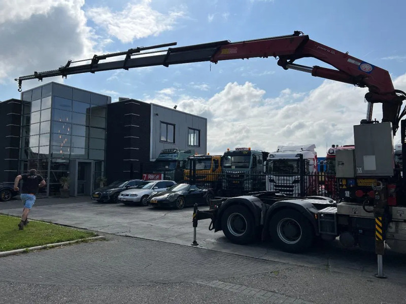 DAF XF 105.460 6X4 EURO 5 + HMF 4220 K6 + REMOTE CONTROL + RETARDER - Vinçli kamyon: fotoğraf 2 DAF XF 105.460 6X4 EURO 5 + HMF 4220 K6 + REMOTE CONTROL + RETARDER - Vinçli kamyon: fotoğraf 2