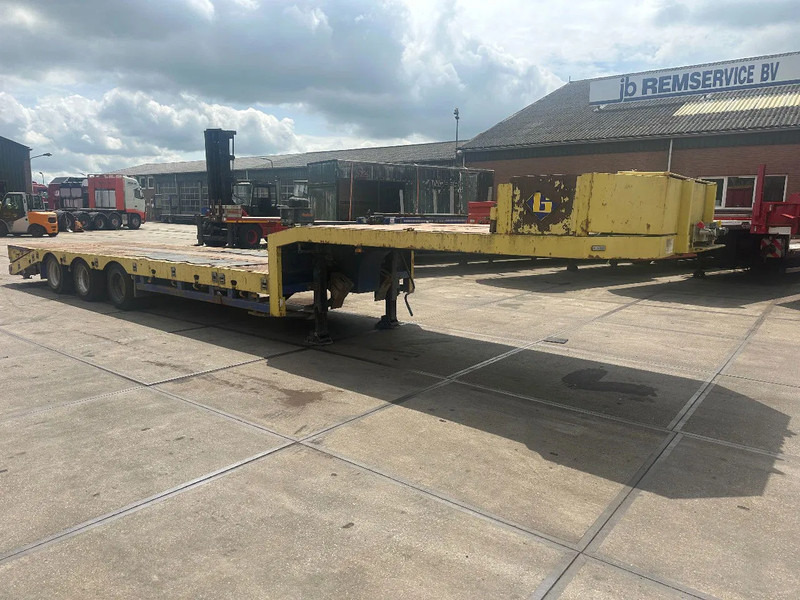 ES-GE 3 SOU-1N, LAST AXLE STEERING, 4 M EXTENDABLE , HYDRAULICS RAMPS - Alçak çerçeveli platform dorse: fotoğraf 2 ES-GE 3 SOU-1N, LAST AXLE STEERING, 4 M EXTENDABLE , HYDRAULICS RAMPS - Alçak çerçeveli platform dorse: fotoğraf 2