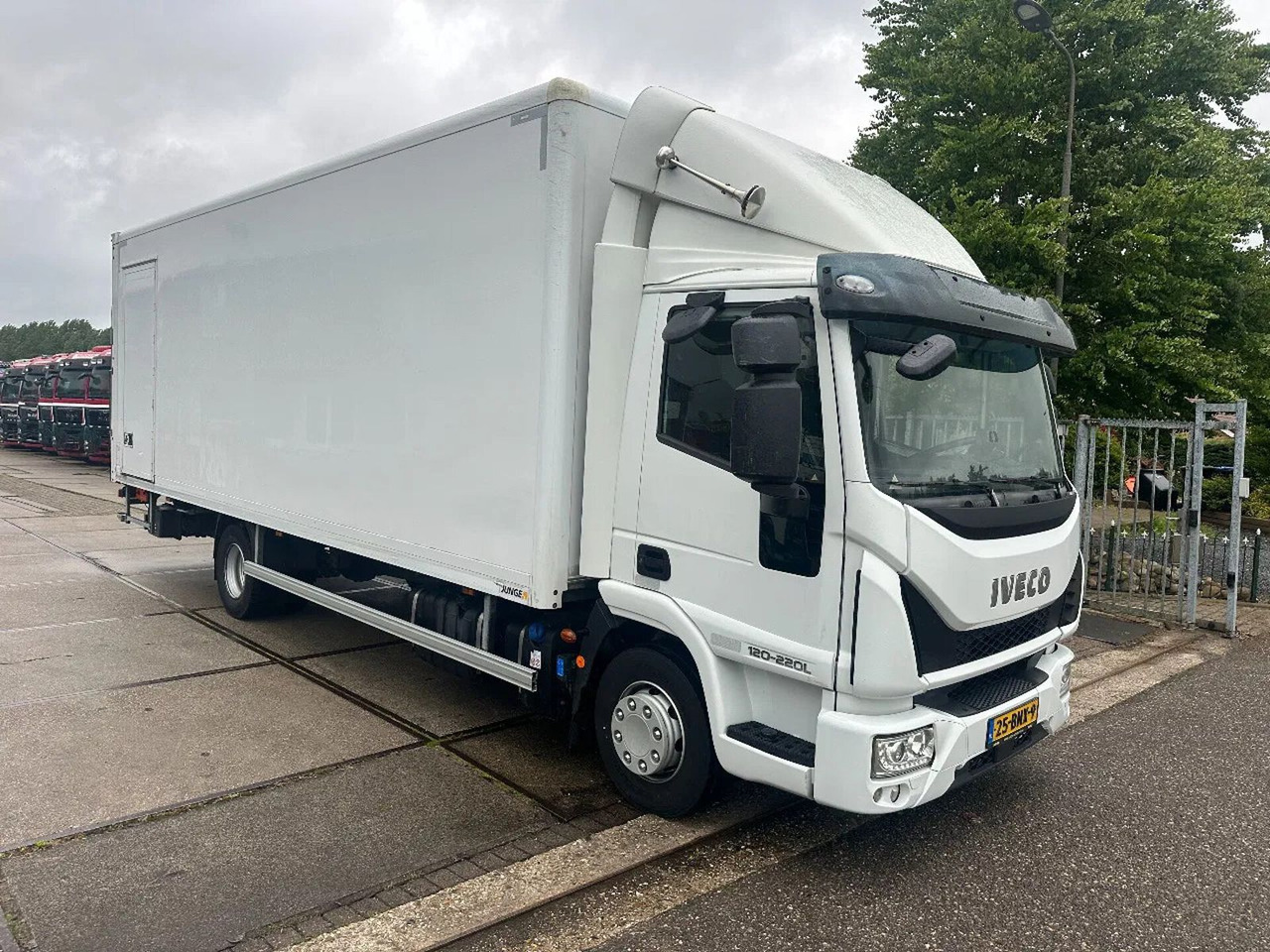 Iveco ML 120 -220 L, DHOLLANDIA LIFT, BOX 726X250X240 - Kapalı kasa kamyon: fotoğraf 3 Iveco ML 120 -220 L, DHOLLANDIA LIFT, BOX 726X250X240 - Kapalı kasa kamyon: fotoğraf 3