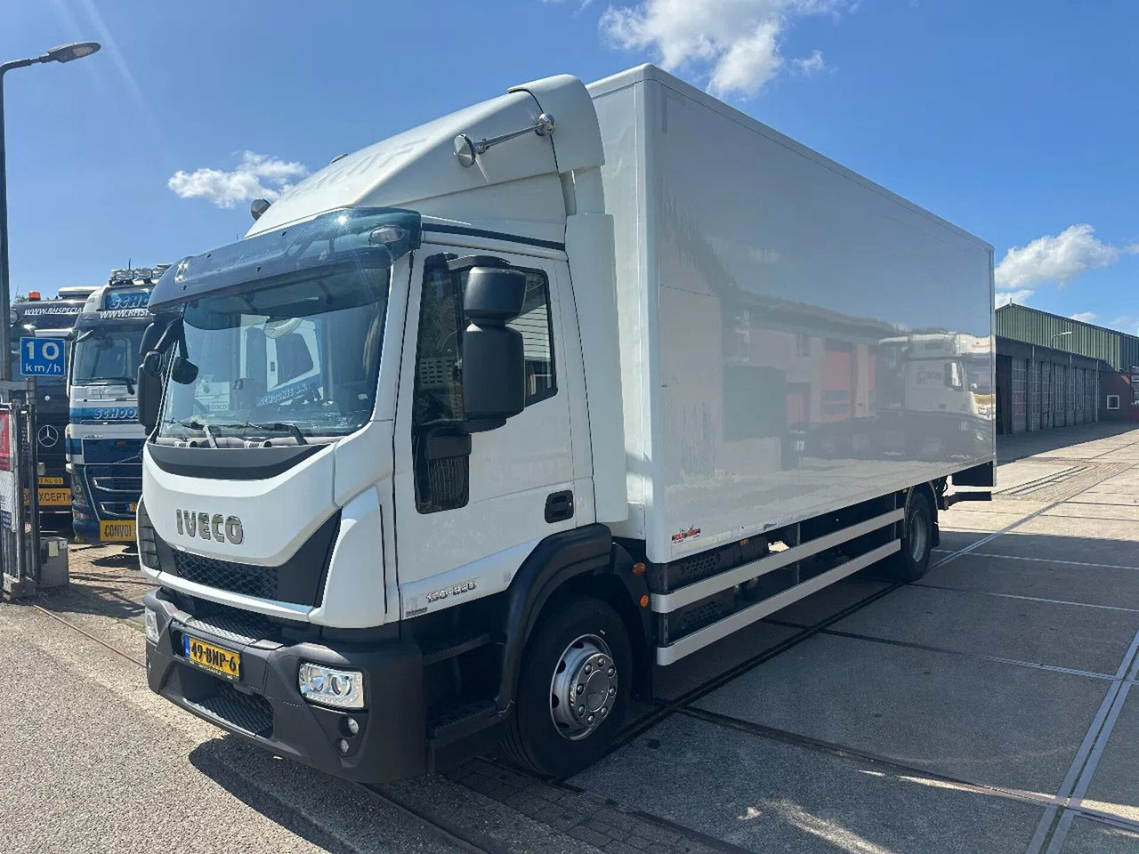 Iveco ML 150 -220, DHOLLANDIA LIFT, BOX 760X250X250 CM - Kapalı kasa kamyon: fotoğraf 1 Iveco ML 150 -220, DHOLLANDIA LIFT, BOX 760X250X250 CM - Kapalı kasa kamyon: fotoğraf 1