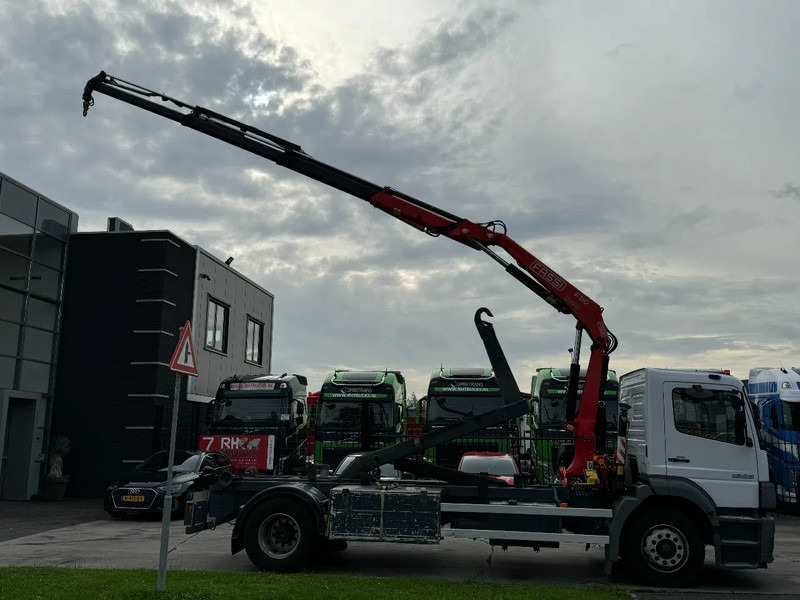Mercedes-Benz LS 1923 ATEGO + 2011 FASSI F110 + 2011 VDS HOOKLIFT - Kancalı yükleyici kamyon, Vinçli kamyon: fotoğraf 4 Mercedes-Benz LS 1923 ATEGO + 2011 FASSI F110 + 2011 VDS HOOKLIFT - Kancalı yükleyici kamyon, Vinçli kamyon: fotoğraf 4
