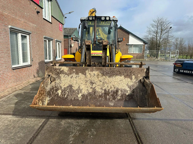 New Holland LB115B, CE, 240 MM MULTI PURPOSE LOADER BUCKET, 800 MM BACHOE DIGGING BUCKET, FLIP OVER FORKS, AIR CONDITIONER - Iş makinesi: fotoğraf 4 New Holland LB115B, CE, 240 MM MULTI PURPOSE LOADER BUCKET, 800 MM BACHOE DIGGING BUCKET, FLIP OVER FORKS, AIR CONDITIONER - Iş makinesi: fotoğraf 4