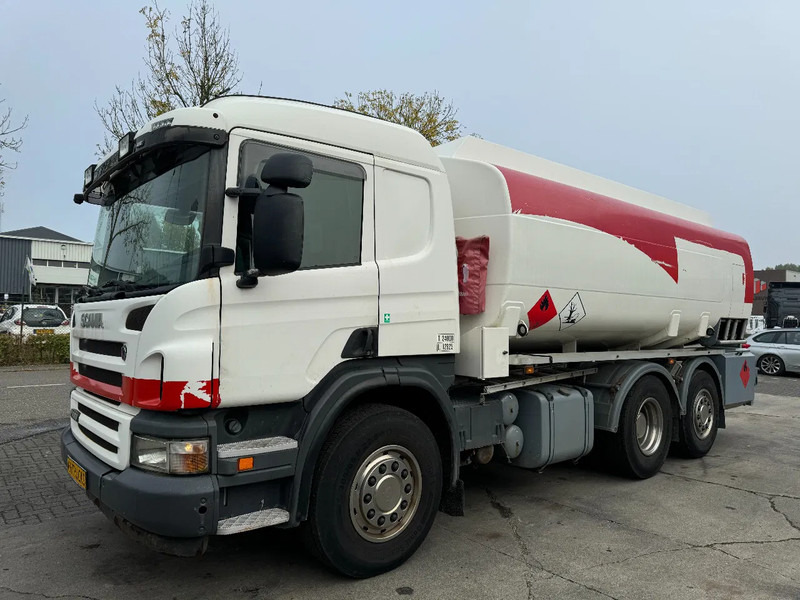 Scania P400 6X2 - EURO 5 + 3 CAMBER + STEERING & LIFTING AXLE - Tanker kamyon: fotoğraf 1 Scania P400 6X2 - EURO 5 + 3 CAMBER + STEERING & LIFTING AXLE - Tanker kamyon: fotoğraf 1