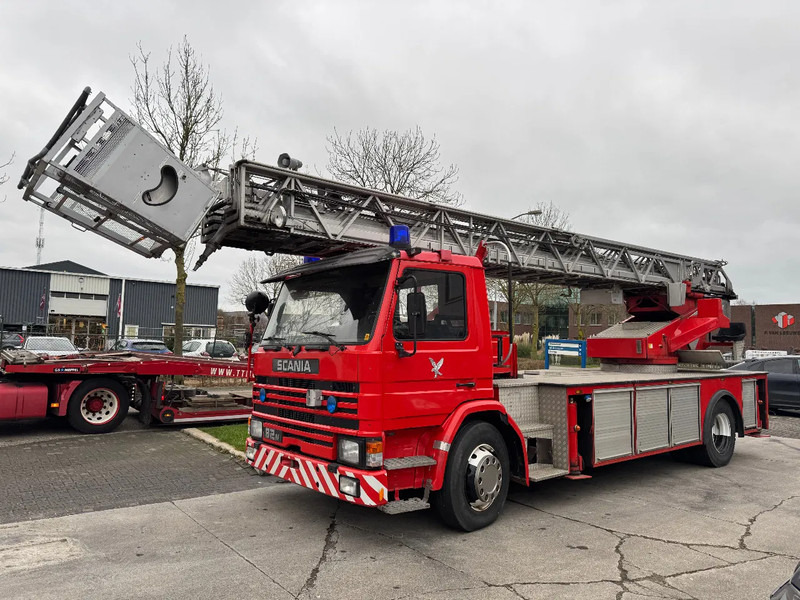 Scania P82 4X2 - FIRE TRUCK - 30M LIFT - İtfaiye aracı: fotoğraf 1 Scania P82 4X2 - FIRE TRUCK - 30M LIFT - İtfaiye aracı: fotoğraf 1
