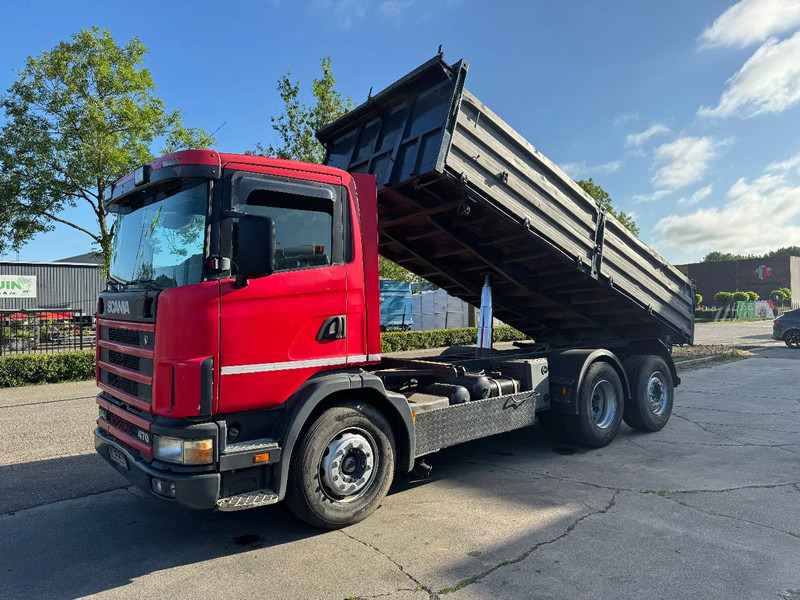 Scania R124-470 6X2 KIPPER EURO 3 - Damperli kamyon: fotoğraf 1 Scania R124-470 6X2 KIPPER EURO 3 - Damperli kamyon: fotoğraf 1