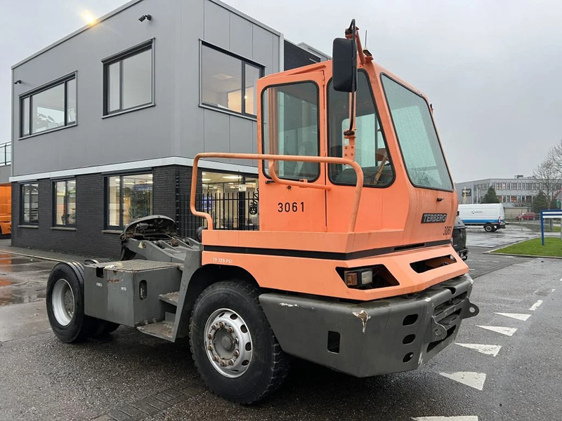 Terberg YT 222 YT222 - Terminal çekiciler: fotoğraf 3 Terberg YT 222 YT222 - Terminal çekiciler: fotoğraf 3