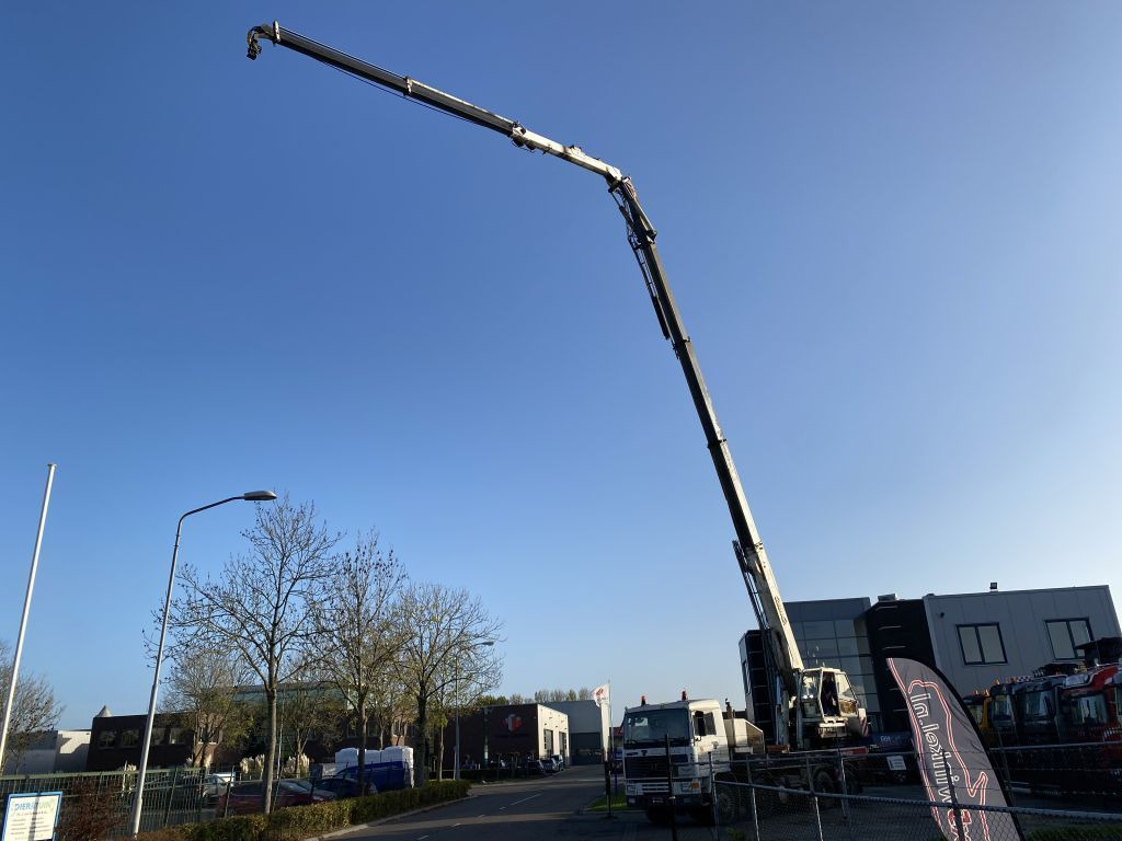 Volvo F 12 8X4 + CORMACH 87000 CRANE - 8.642 HOURS - Vinçli kamyon: fotoğraf 2 Volvo F 12 8X4 + CORMACH 87000 CRANE - 8.642 HOURS - Vinçli kamyon: fotoğraf 2