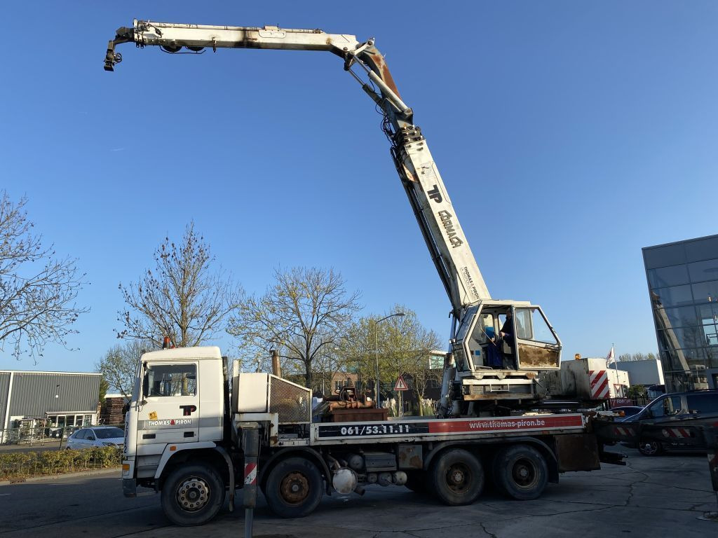Volvo F 12 8X4 + CORMACH 87000 CRANE - 8.642 HOURS - Vinçli kamyon: fotoğraf 1 Volvo F 12 8X4 + CORMACH 87000 CRANE - 8.642 HOURS - Vinçli kamyon: fotoğraf 1