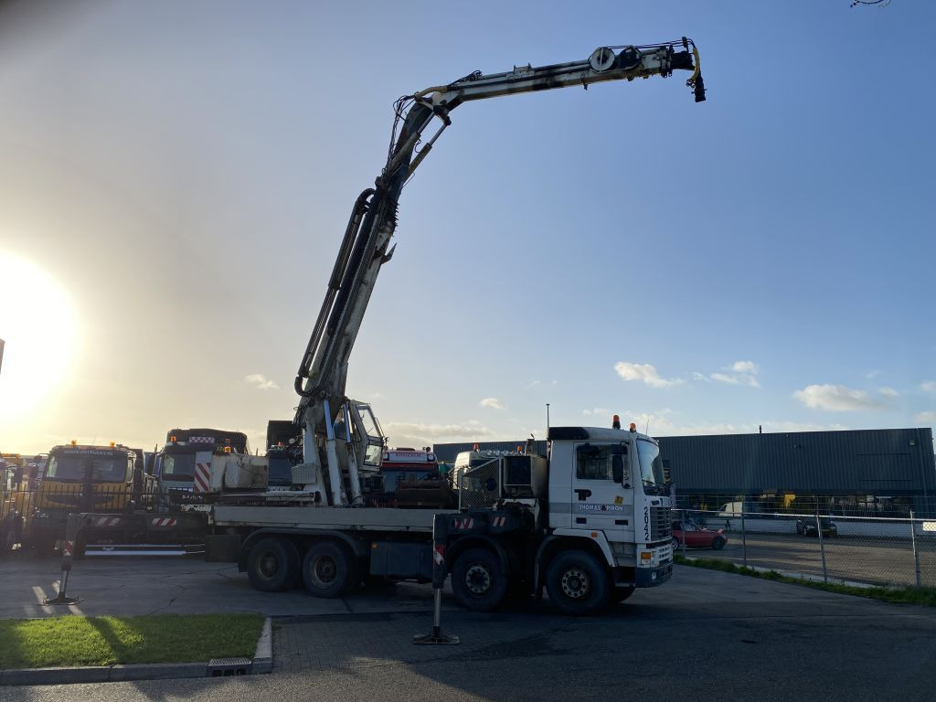 Volvo F 12 8X4 + CORMACH 87000 CRANE - 8.642 HOURS - Vinçli kamyon: fotoğraf 5 Volvo F 12 8X4 + CORMACH 87000 CRANE - 8.642 HOURS - Vinçli kamyon: fotoğraf 5