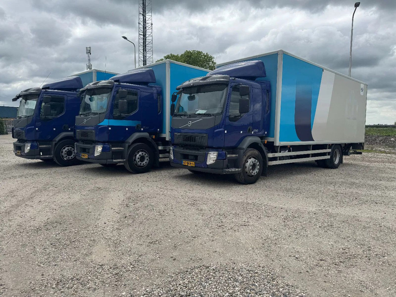 Volvo FL 250 4X2 EURO 6 CARGO LOCK + DHOLLANDIA LIFT T - Kapalı kasa kamyon: fotoğraf 1 Volvo FL 250 4X2 EURO 6 CARGO LOCK + DHOLLANDIA LIFT T - Kapalı kasa kamyon: fotoğraf 1