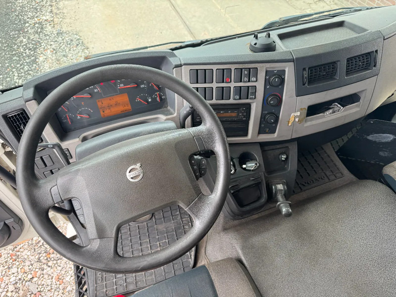 Tenteli kamyon, Vinçli kamyon Volvo FL 250 4X2 EURO 6 + FASSI MICRO M25A.12: fotoğraf 20 Tenteli kamyon, Vinçli kamyon Volvo FL 250 4X2 EURO 6 + FASSI MICRO M25A.12: fotoğraf 20