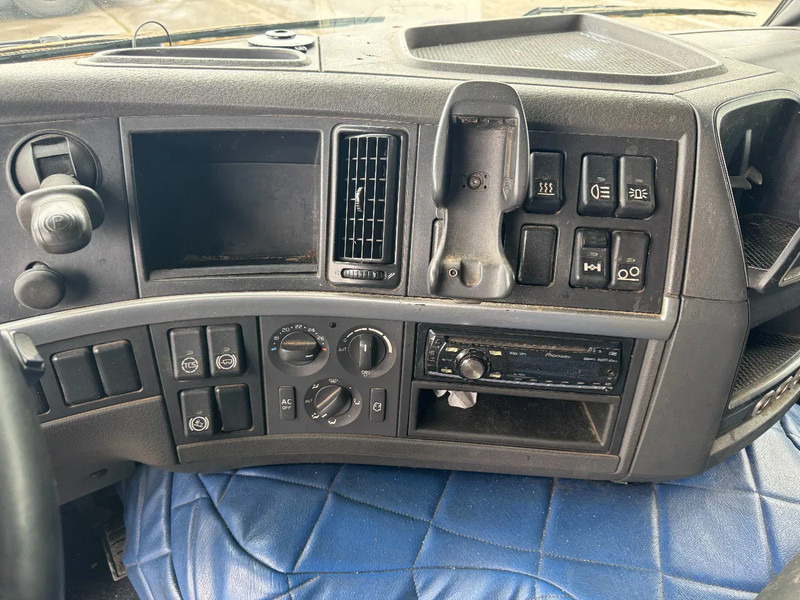 Sal/ Açık kasa kamyon, Vinçli kamyon Volvo FM 500 6X2 EURO 5 HIAB 211 EP5 + REMOTE CONTROL: fotoğraf 19 Sal/ Açık kasa kamyon, Vinçli kamyon Volvo FM 500 6X2 EURO 5 HIAB 211 EP5 + REMOTE CONTROL: fotoğraf 19