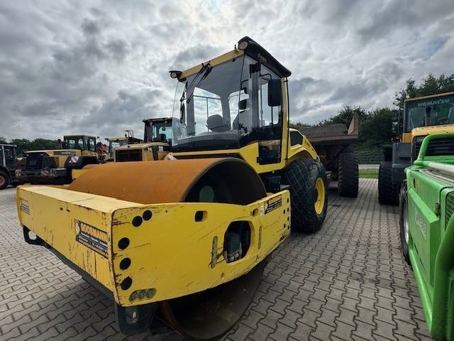 BOMAG BW 213 D-5 - Yol silindiri: fotoğraf 3 BOMAG BW 213 D-5 - Yol silindiri: fotoğraf 3