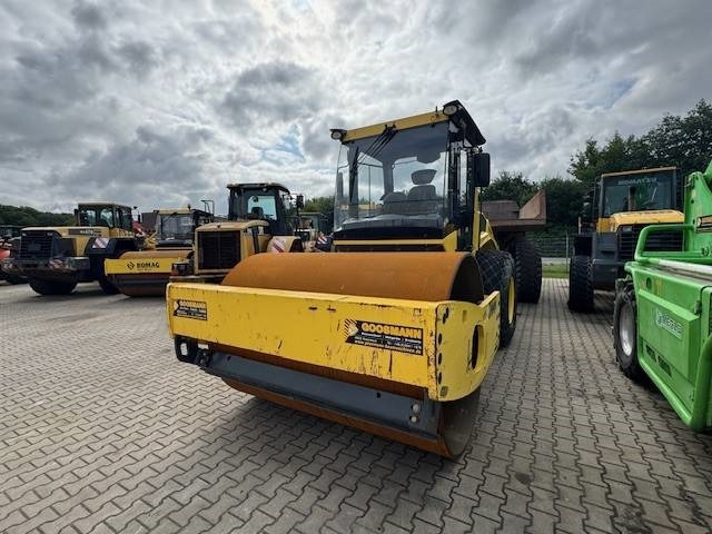 BOMAG BW 213 D-5 - Yol silindiri: fotoğraf 4 BOMAG BW 213 D-5 - Yol silindiri: fotoğraf 4